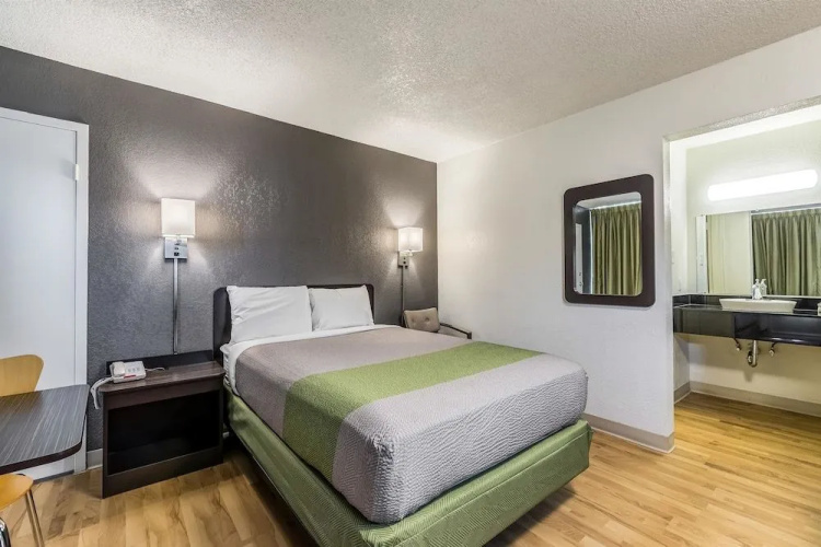Studio 6-Pekin, IL