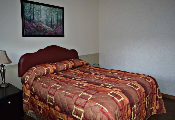Centre Suites Inns Motel