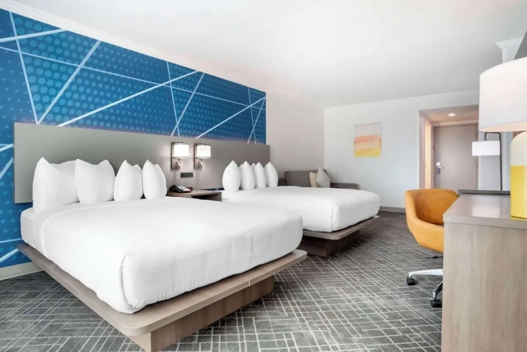 Quadruple Suite