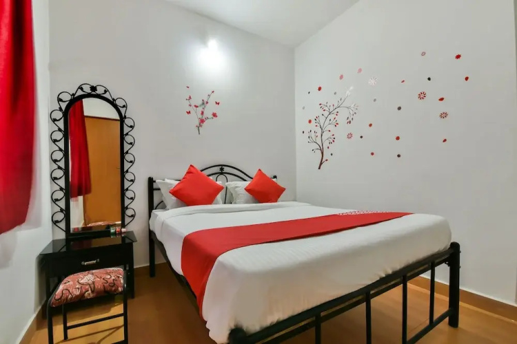 Route 77 by OYO Rooms