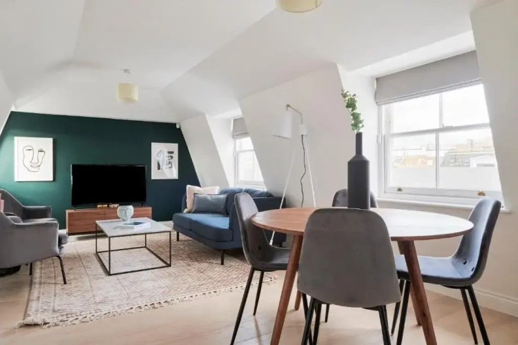 2 Bedrooms Apartment