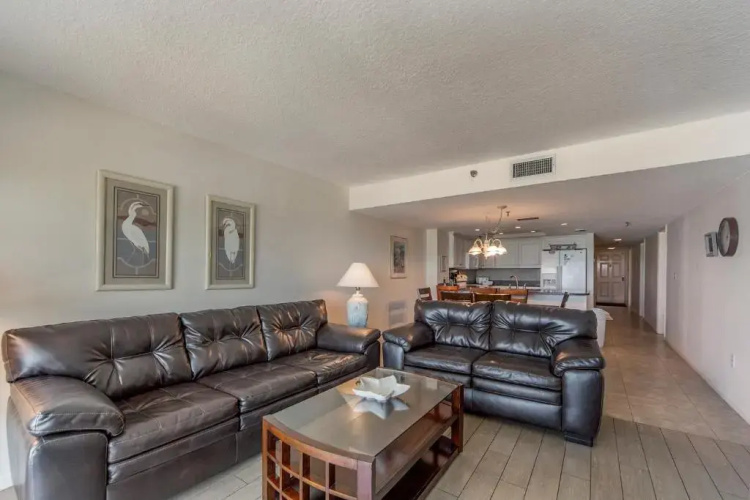 207 Beach Place Condos