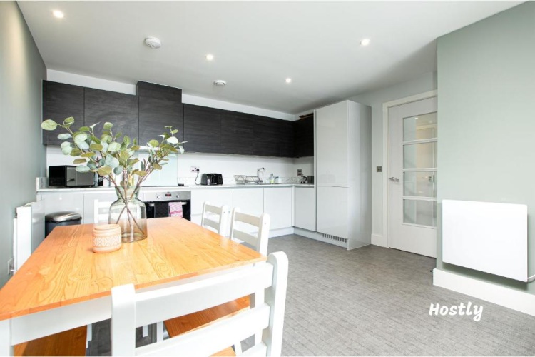 2 Bedrooms Apartment