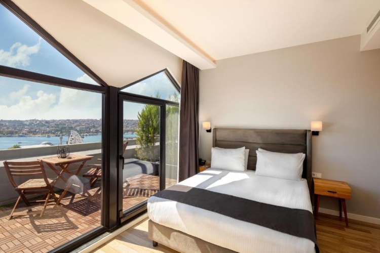 Deluxe Double room with balcony and with sea view