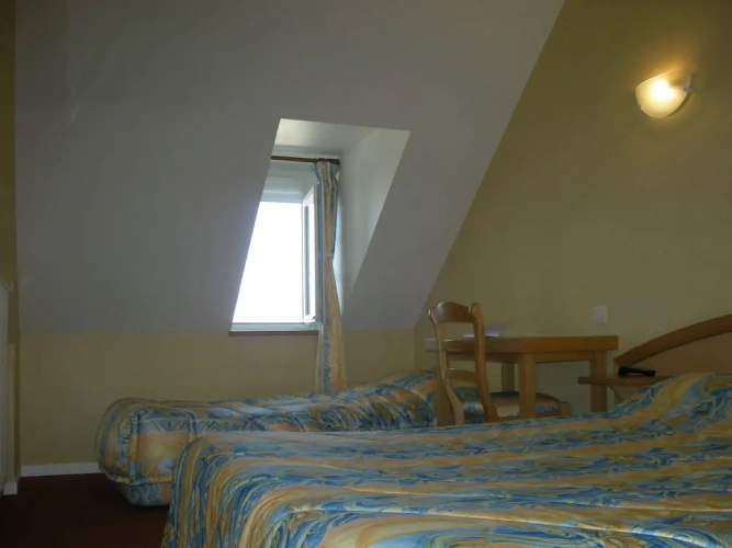 Standard Twin room with sea view