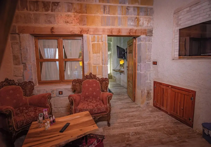 Sur Cave Hotel
