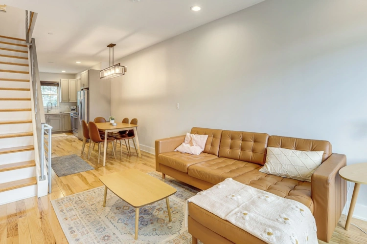 3 Bedrooms Apartment
