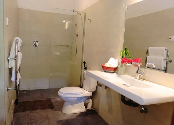 Standard Twin room with garden view