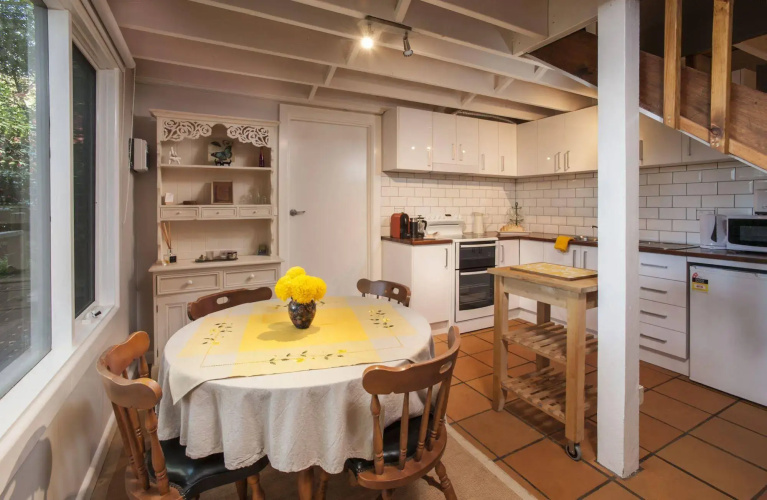 Santosa Cottage