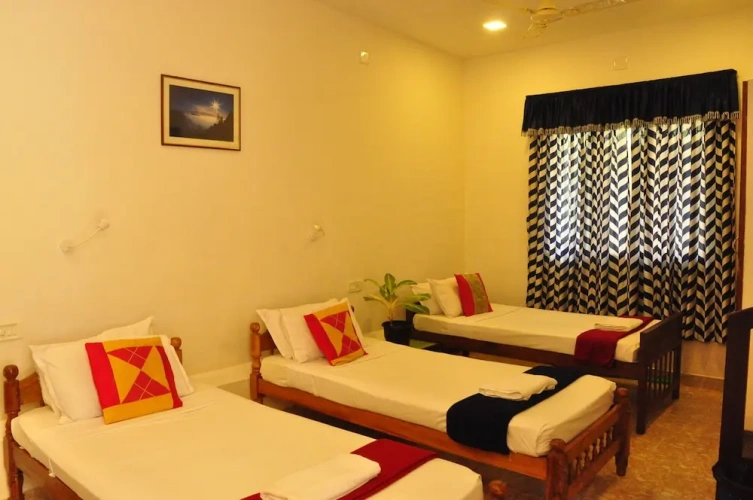 Classic Triple room with balcony