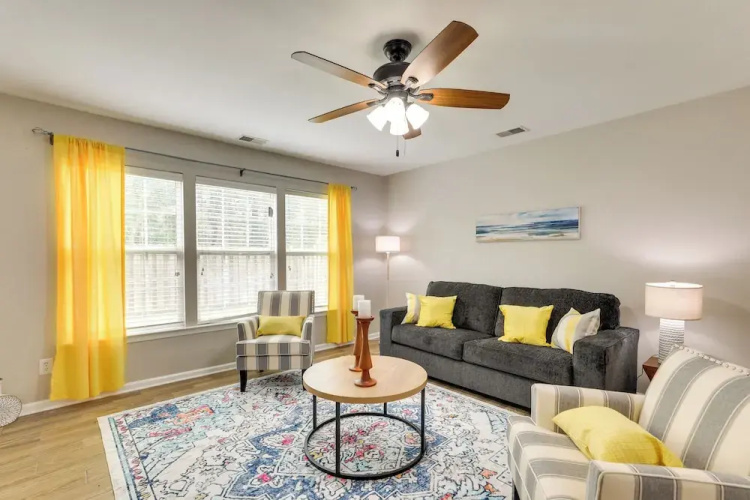 Charming North Charleston Townhome - Pets Welcome!