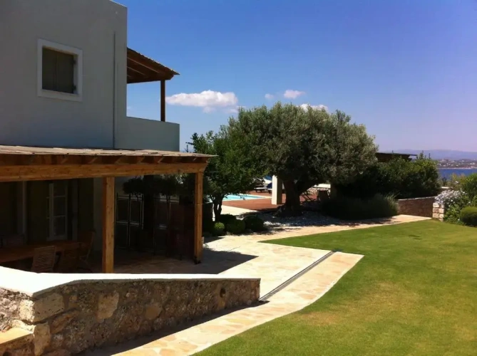3 Bedrooms Villa