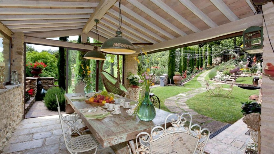 2 Bedrooms Villa