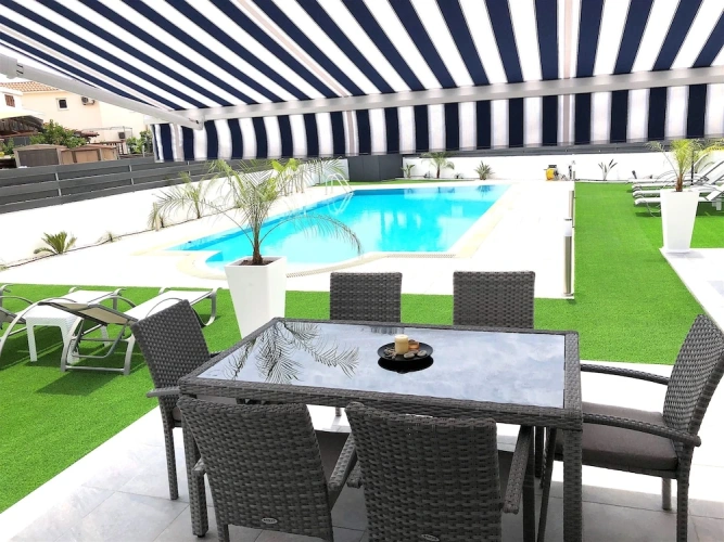 1 Bedroom Apartment with balcony and with view