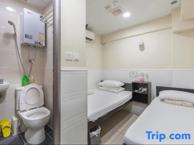 Standard Triple room