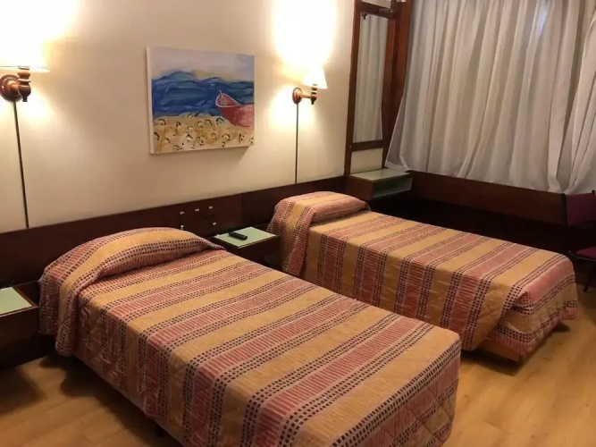 OYO 2S Hotel