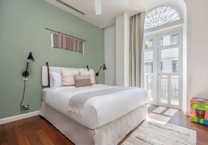 2 Bedrooms Apartment