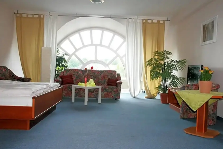 Atrium Hotel