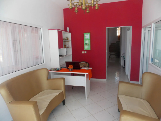 Damian Saranda Hotel
