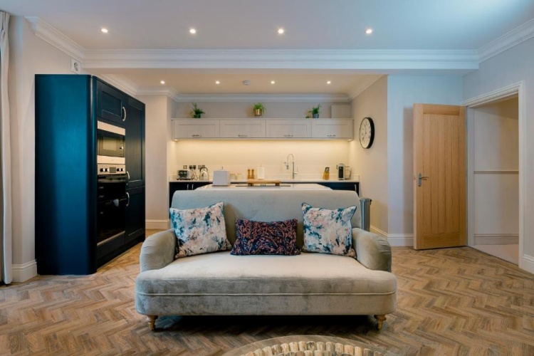 3 Bedrooms Apartment