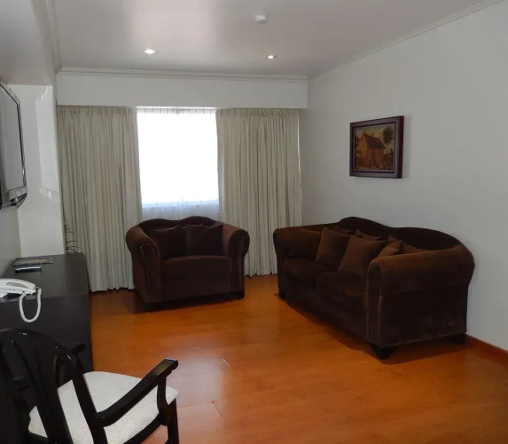 Roma, Suites & Business Center