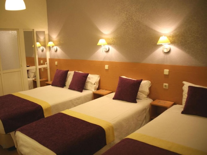 Standard Triple room