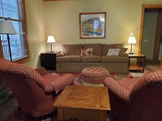 2 Bedrooms Chalet