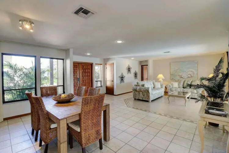 1530 SW 49th Ter