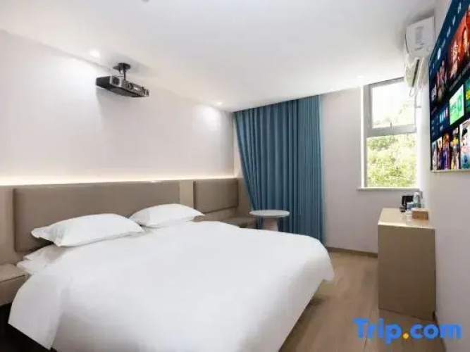 Yiya Hotel