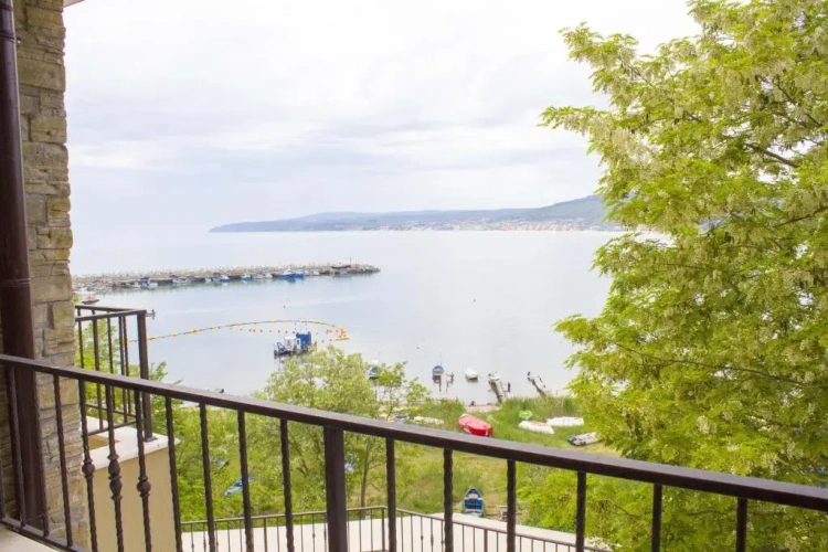 Standard Quadruple room with sea view