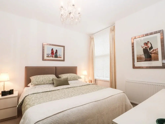 2B Cavendish Villas