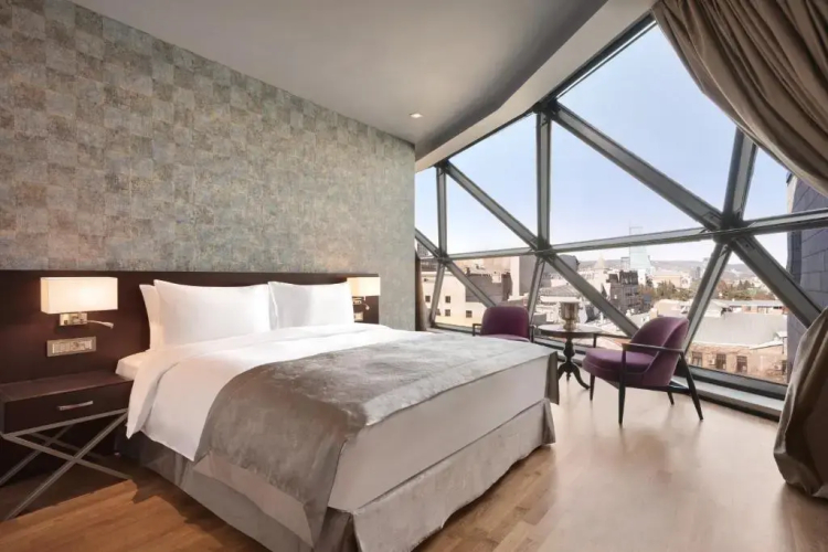 Фотография номера гостиницы Wyndham Grand Tbilisi