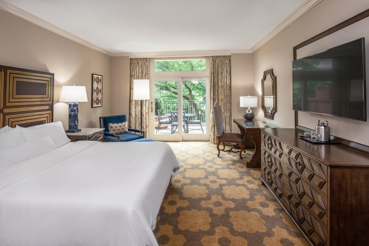 Standard Double room with city view