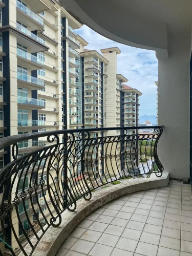 3R Balcony & Wifi Haven