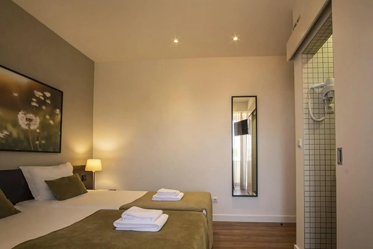 Riversuites