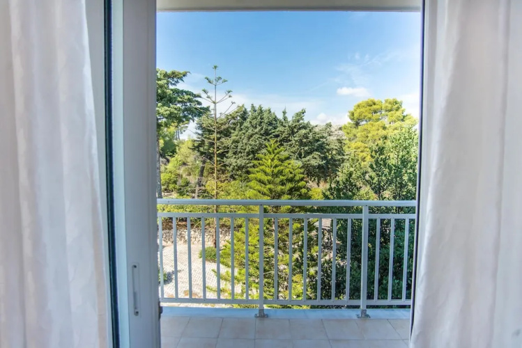Bluewhite Studio - Mountain View by the Pool