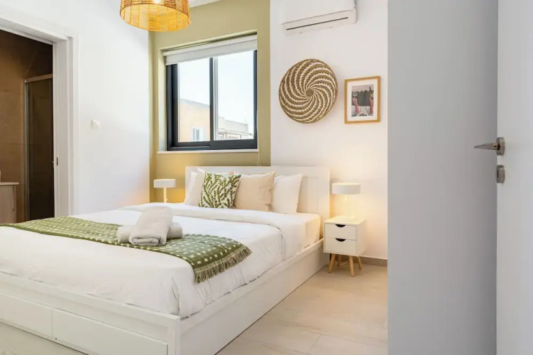 Solenne Stylish 2-BR Apt in Larnaca