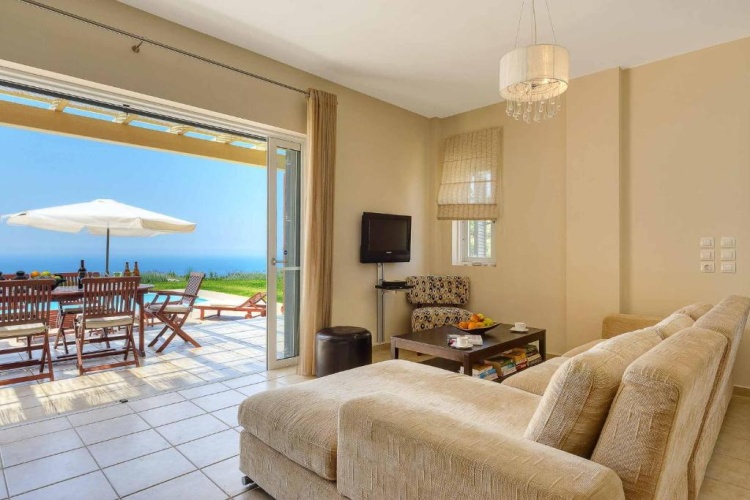 4 Bedrooms Villa