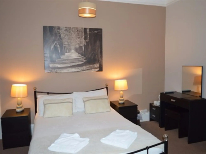 Somerton Lodge B & B