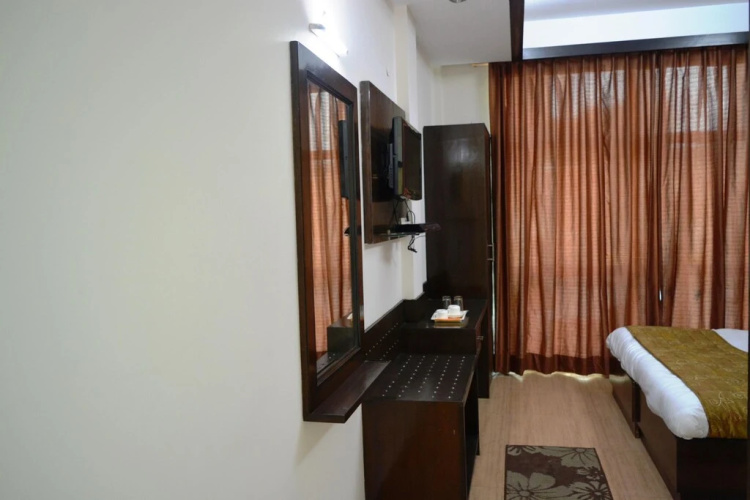Fabhotel Burans Residency