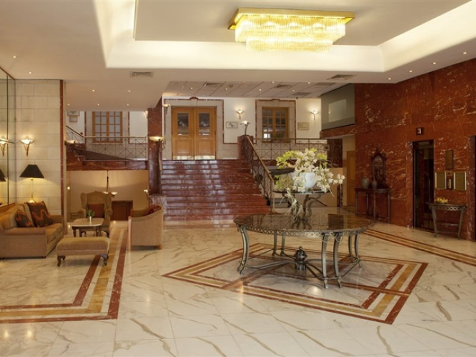 Holiday Inn