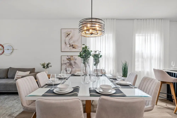 Stylish Home 15 Min to Magic