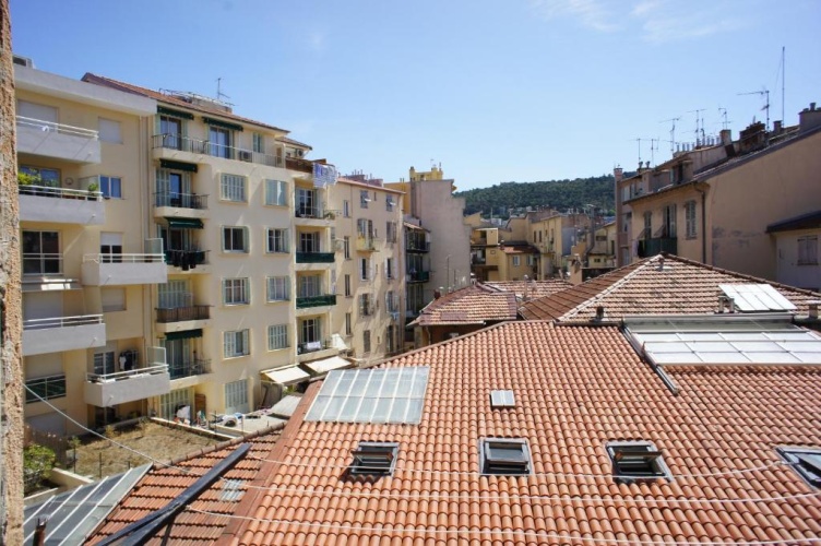 3 Bedrooms Apartment