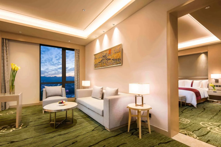 Holiday Inn Chongqing University Town by IHG