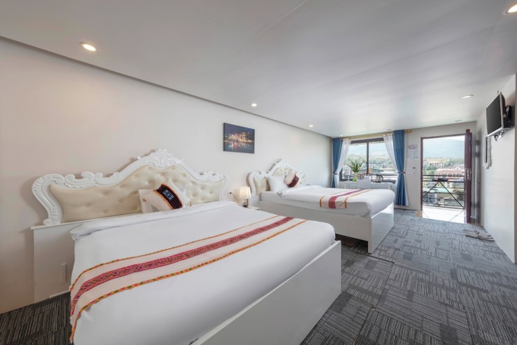Standard Triple room