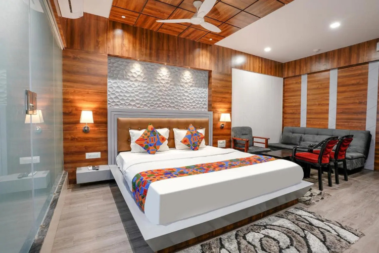 Fabhotel The Valentine