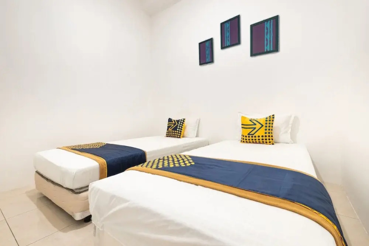 SPOT ON 2296 Star House