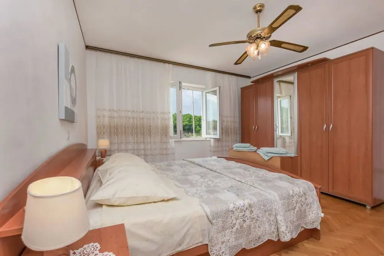 Apartment Proti