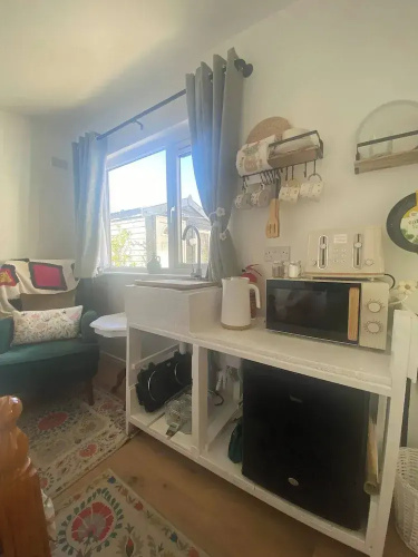 R and B Warm and Cosy Cabin