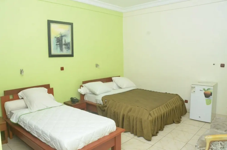 Standard Triple room